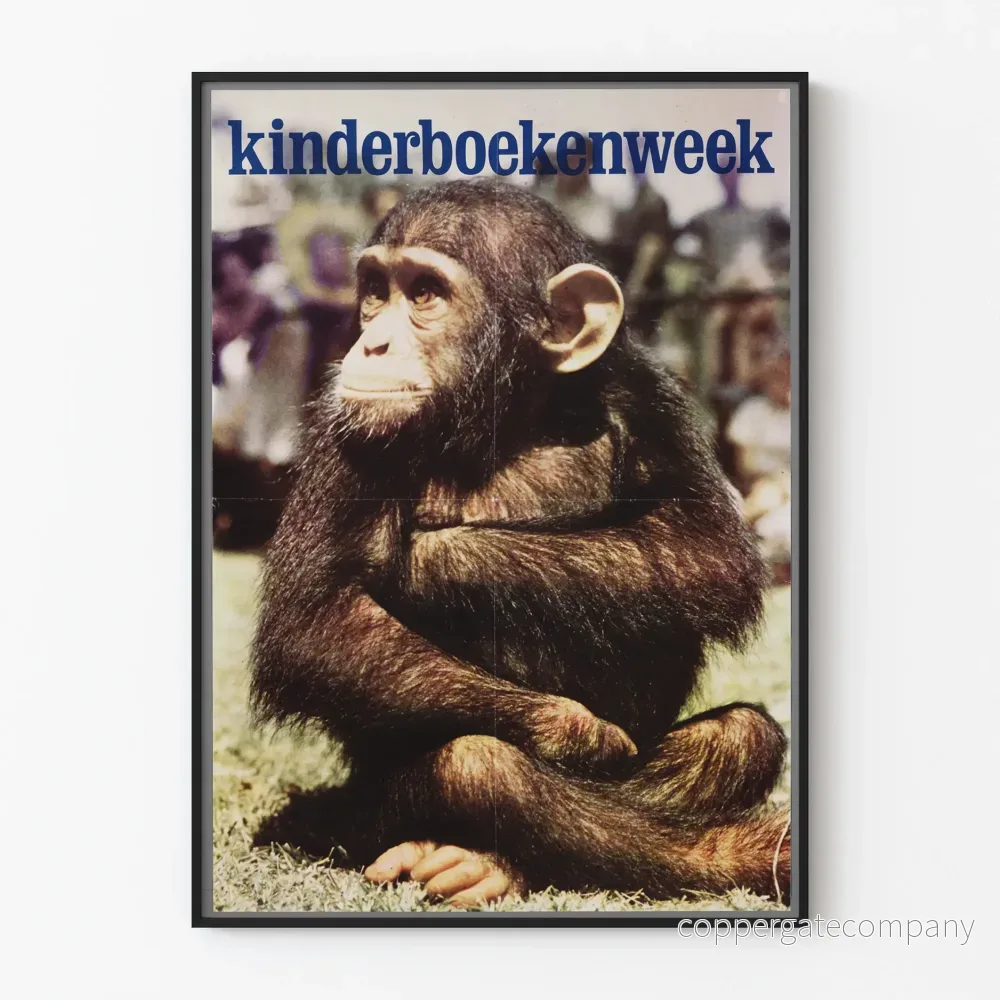 Vintageposter för Kinderboekenweek med sittande apa bebis