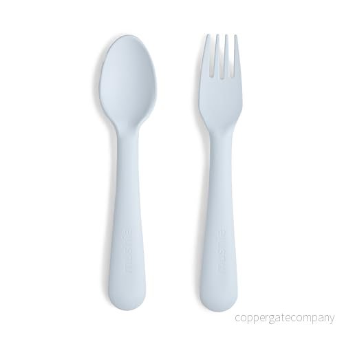 Mushie Gaffel och Sked för Barn Bestick 1x Set med Matservis Återanvändbar Diskmaskin Mikrovågssäker Lätt Bebis eller att hålla Tillverkad i Danmark (Powder Blue) 810052465791